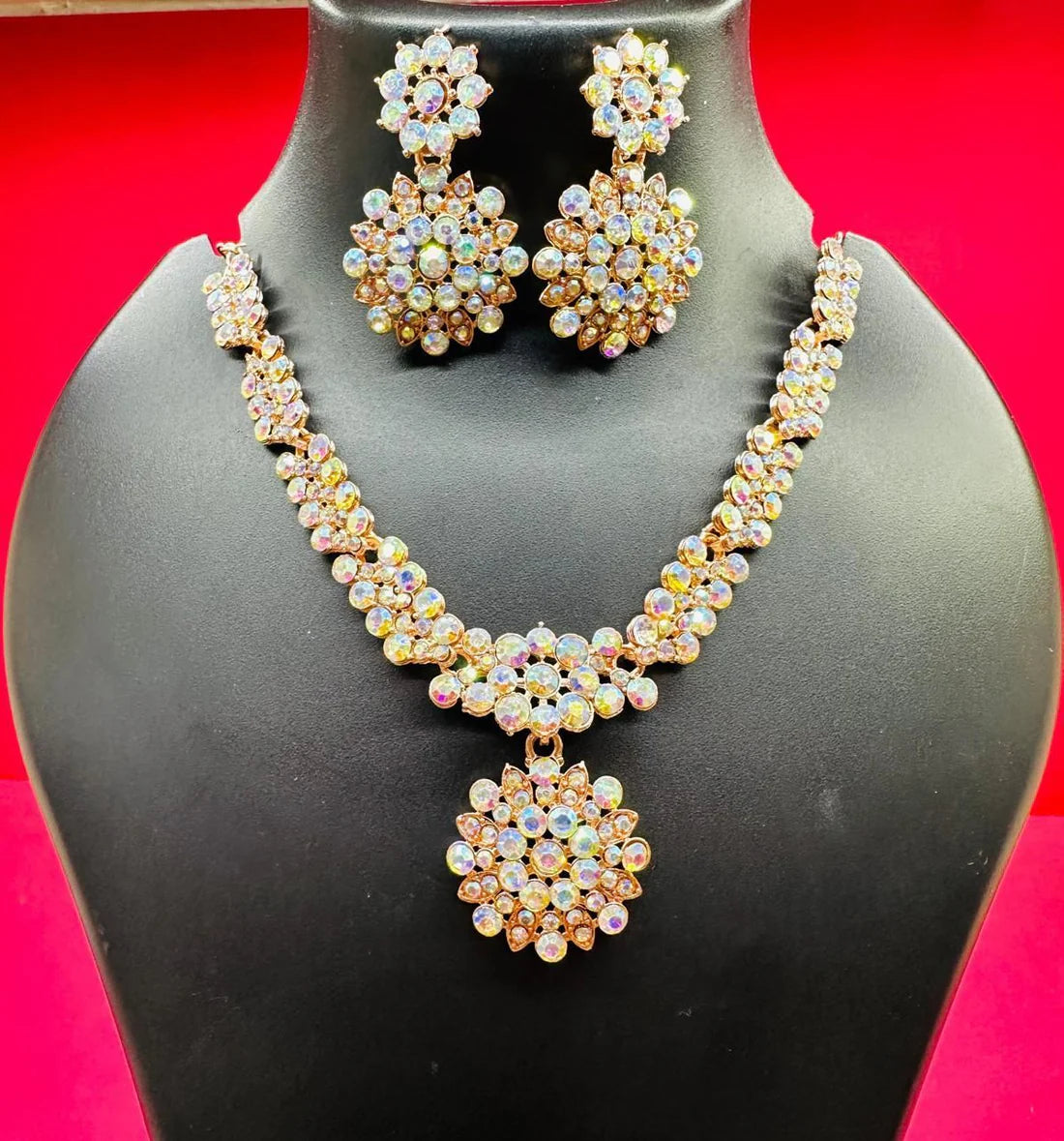 Elegant Necklace and Earrings Set of 3