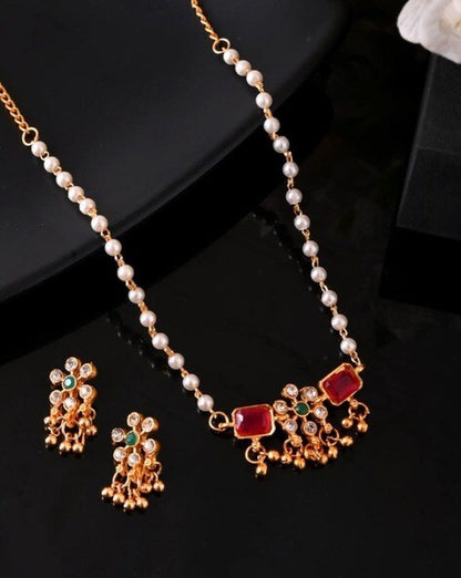 Elegant Traditional Pearl Jewellery Set